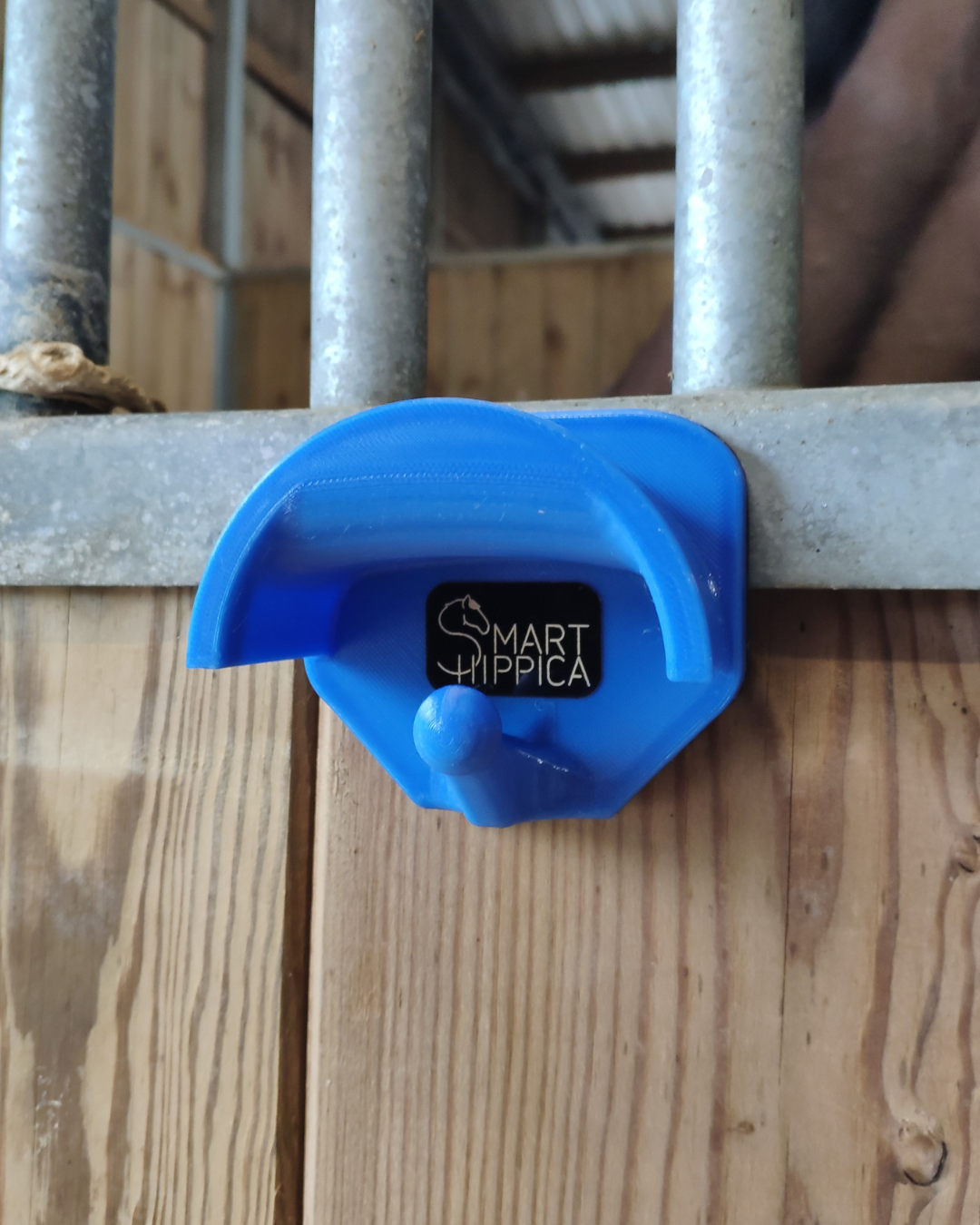 SmartHitch Duo - magnetyczny uchwyt stajenny z dodatkowym haczykiem - obrazek 3