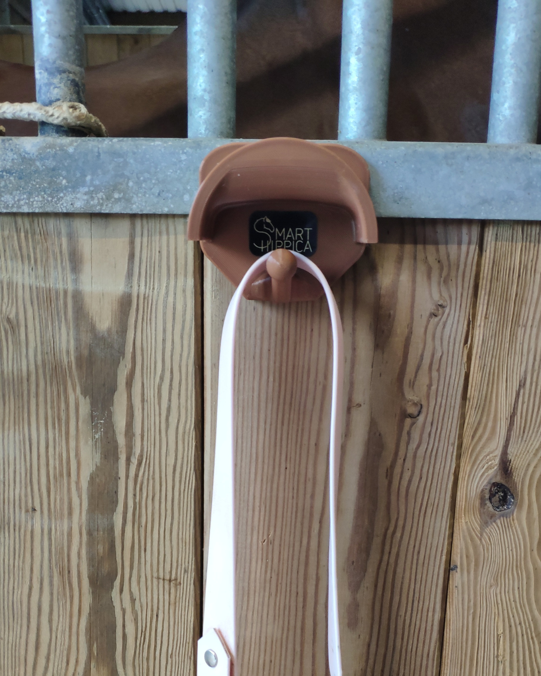 SmartHitch Duo - magnetyczny uchwyt stajenny z dodatkowym haczykiem - obrazek 5