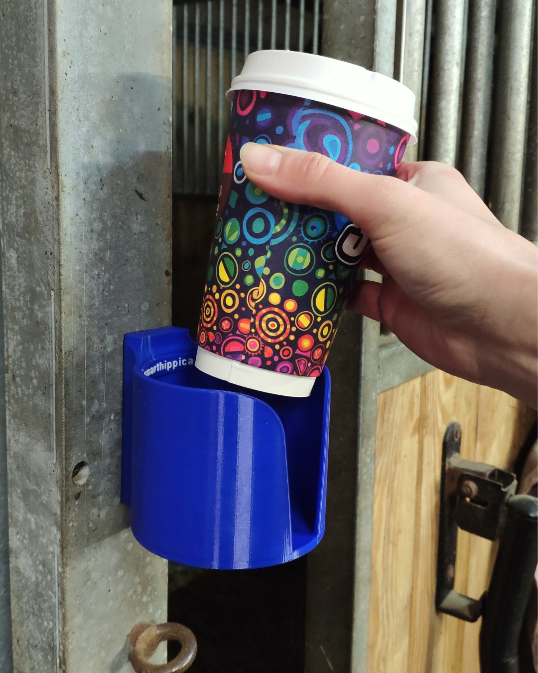 SmartHitch Cup Holder - magnetyczny uchwyt stajenny na napój