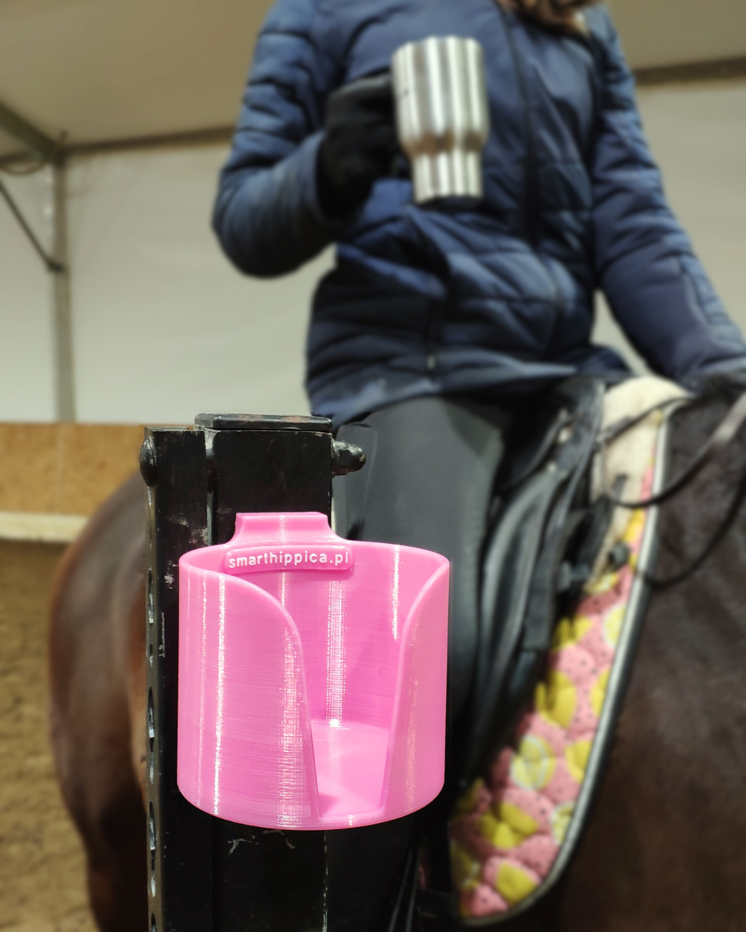 SmartHitch Cup Holder - magnetyczny uchwyt stajenny na napój - obrazek 3