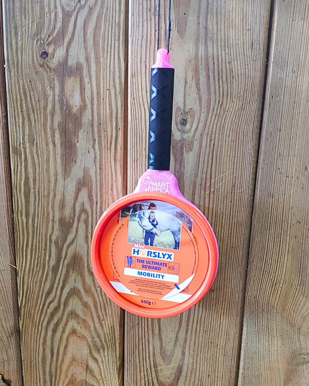 SmartHitch Lick - wygodny uchwyt do lizawki Horslyx Mini 650g - obrazek 10